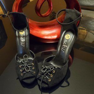 Fashionable black heels